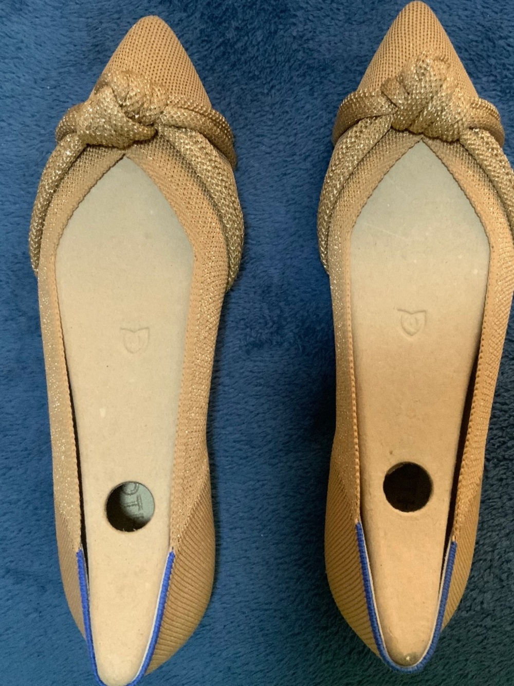 Rothys Women’s Size 9 Gold Shoe